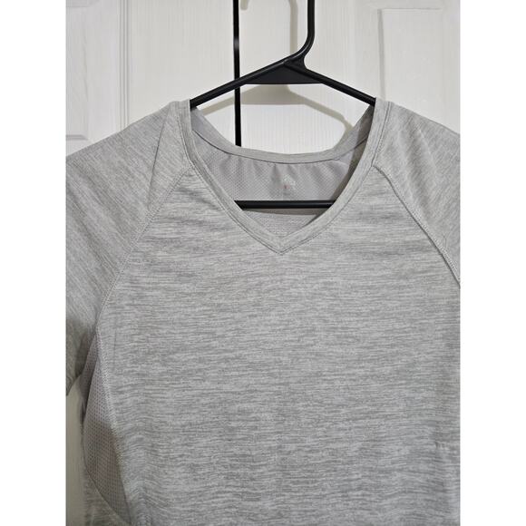 Danskin now small women's grey athletic tee - Picture 3 of 7